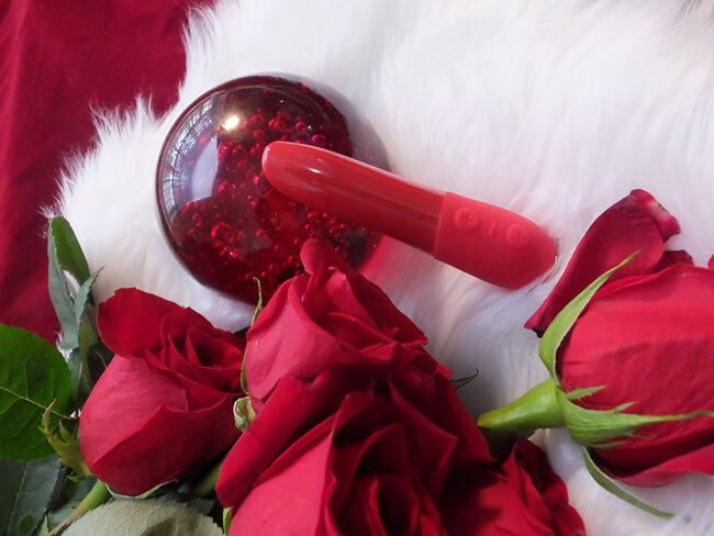 The Tango X with red roses & a red crystal ball